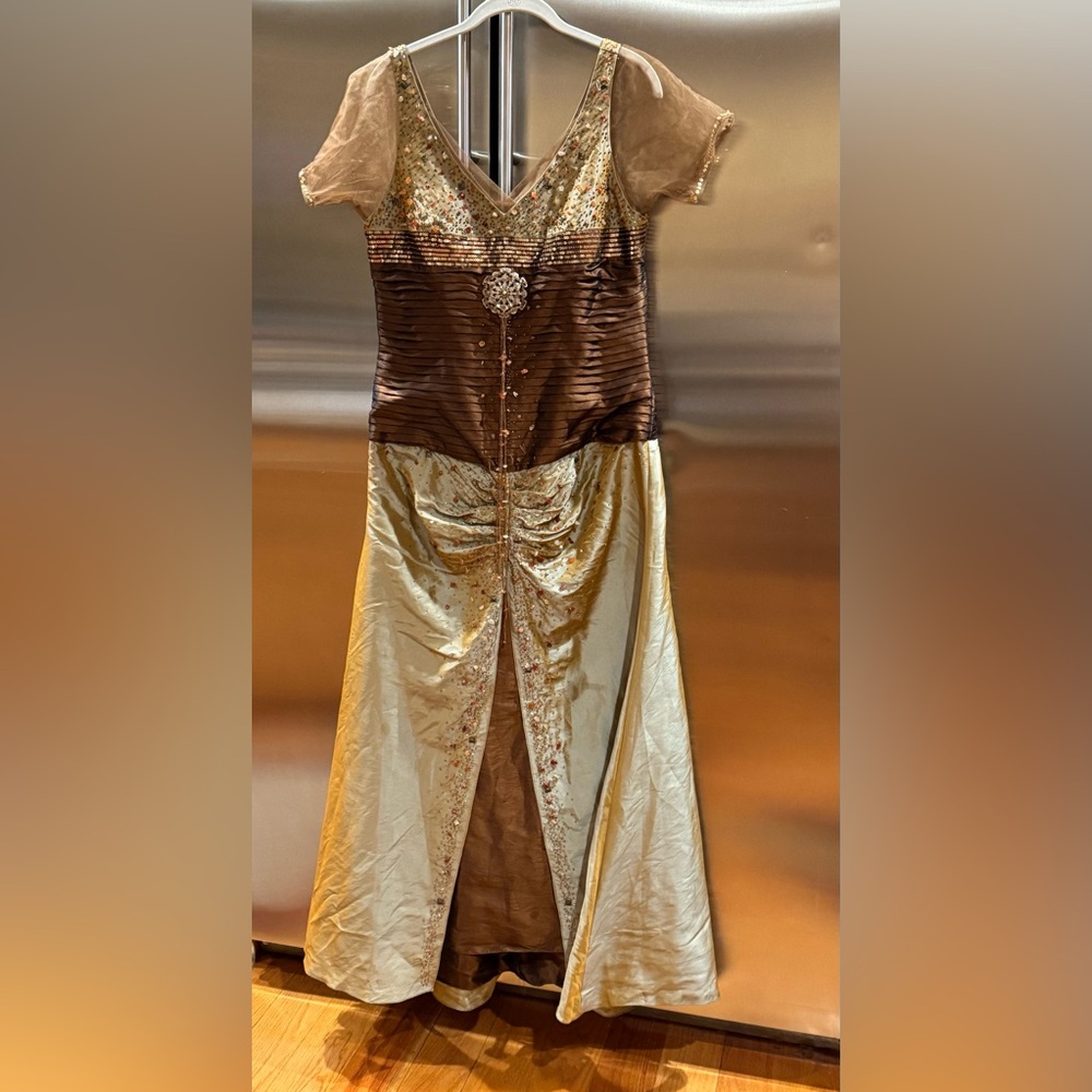 Miss New York: Elegant Gold and Brown Sequenced Multi Layer Evening Gown size 12